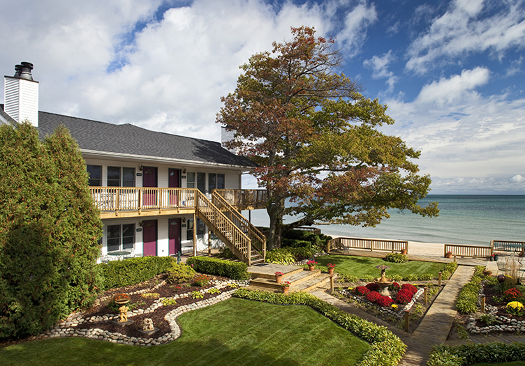 Huron House fishing vacation lodging Lake Huron