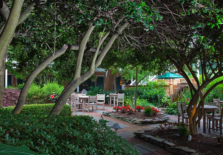 the bellmoor inn and spa patio