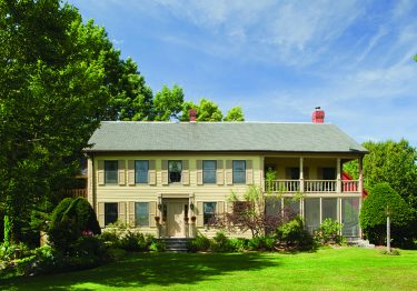 Summer vacation lodging in the Maine Lakes Region